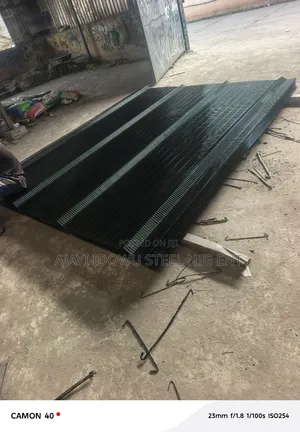Panel Mesh With Pole