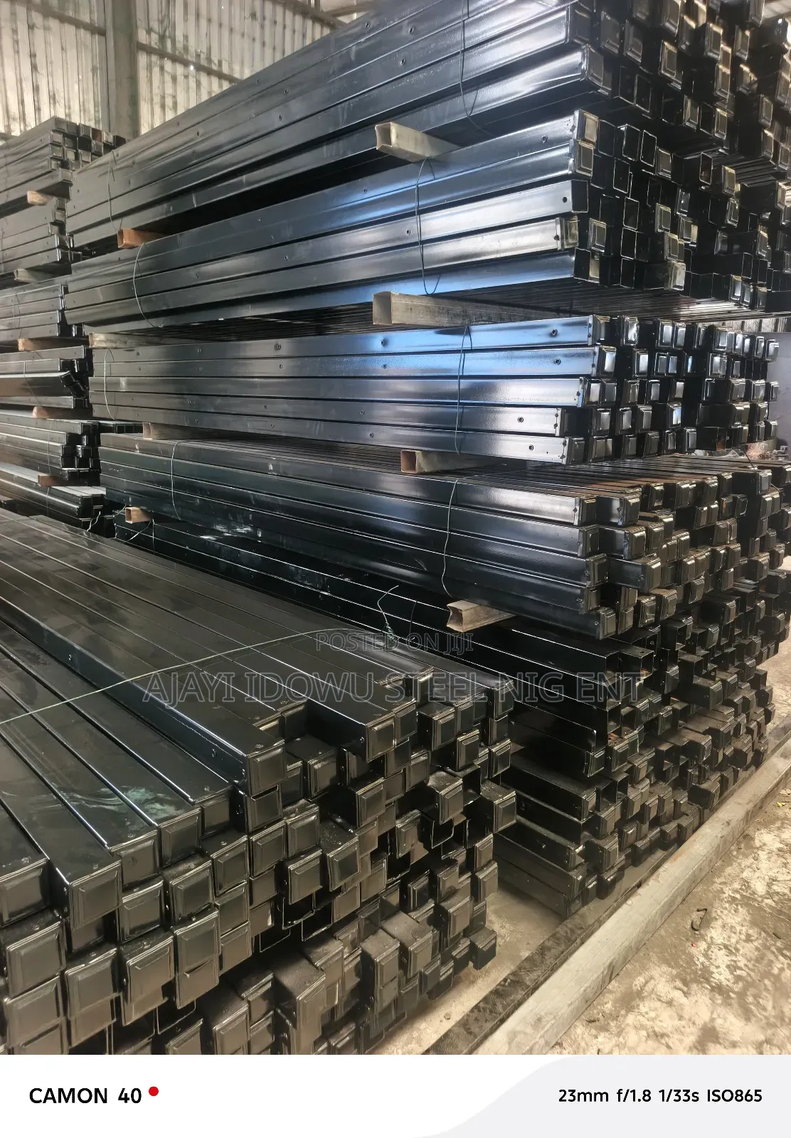 Panel Mesh With Pole