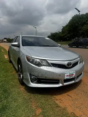 Toyota Camry SE Sport 4dr Sedan w/Prod. End 11/13 (2.5L 4cyl 6A) 2014