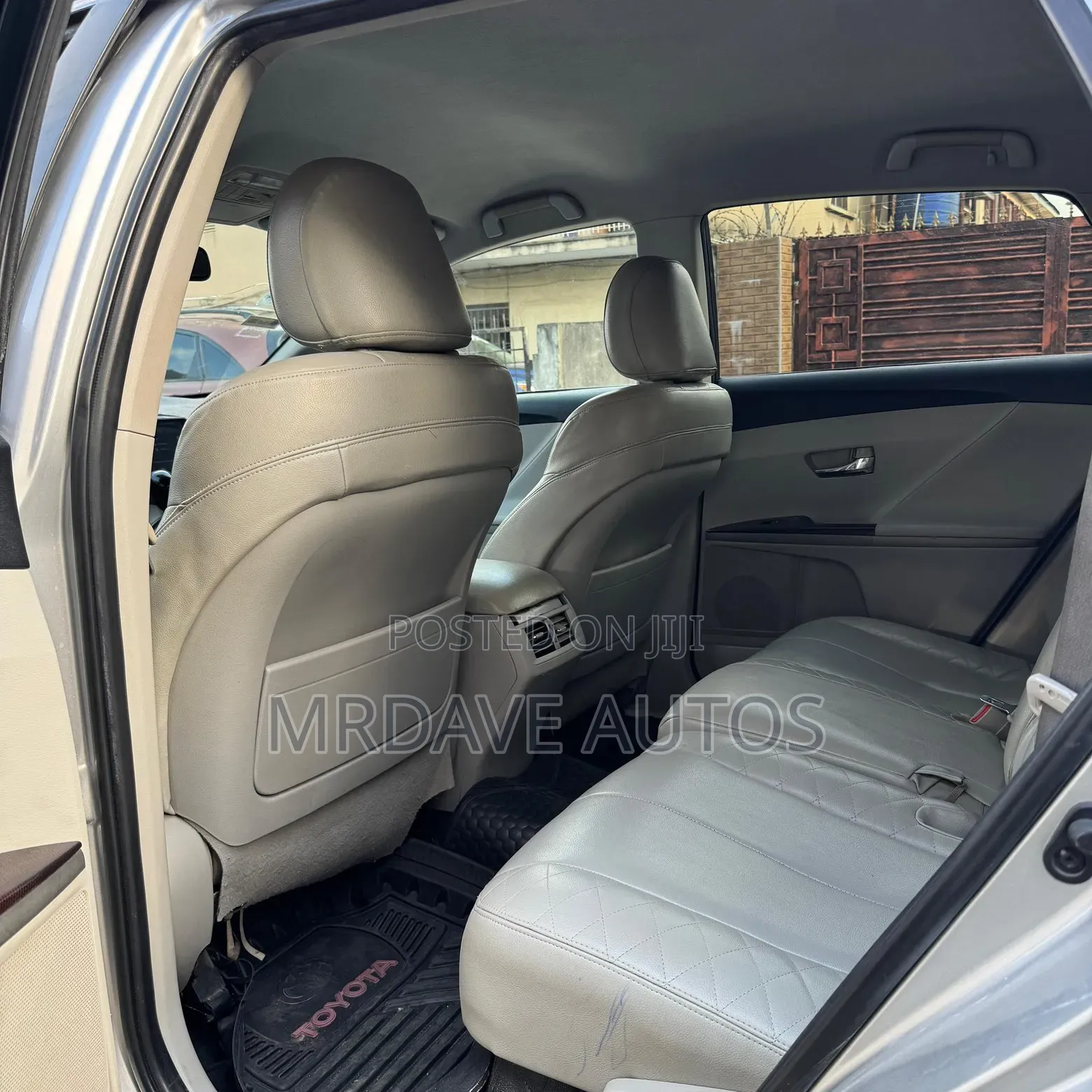 Toyota Venza 2011 Silver