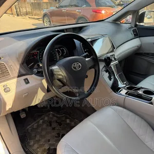 Toyota Venza 2011 Silver