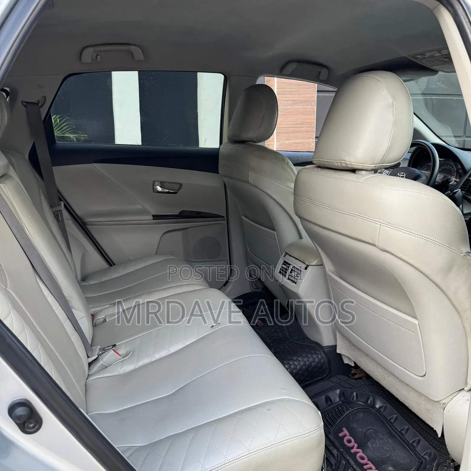 Toyota Venza 2011 Silver