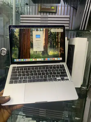 Laptop Apple MacBook Pro 2020 32GB Intel Core 7 SSD 512GB