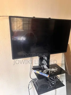 Scanfrost 32 Inch TV