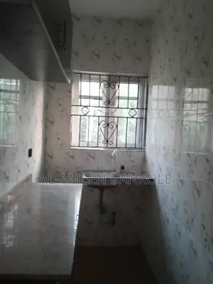 Furnished 6bdrm Room & Parlour in Sunshine Estate for rent