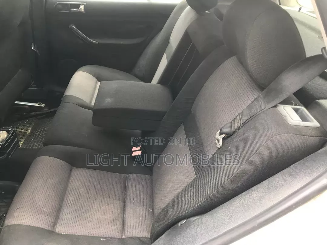 Volkswagen Golf 2004 Silver