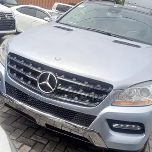 Mercedes-Benz M Class ML350 4MATIC 4dr SUV AWD (3.5L 6cyl 7A) 2015 Blue