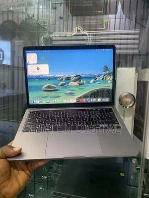 Laptop Apple MacBook Pro 2020 32GB Intel Core i7 SSD 2T