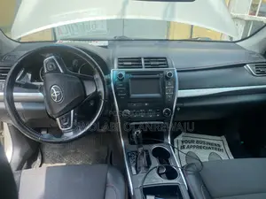 Toyota Camry SE 4dr Sedan (2.5L 4cyl 6A) 2016 Gold