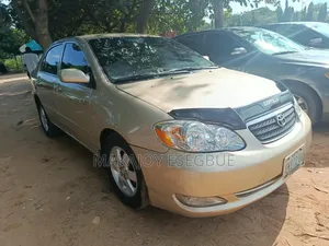 Toyota Corolla 2005 Gold