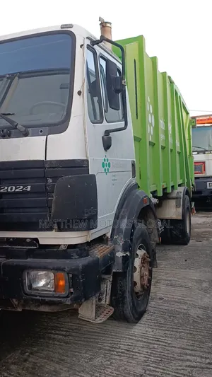 Heavy Duty Mercedes Benz Garbage Compactor for Sale