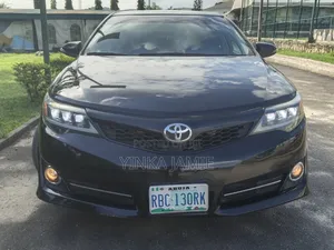 Toyota Camry XLE 4dr Sedan (2.5L 4cyl 6A) 2012 Black