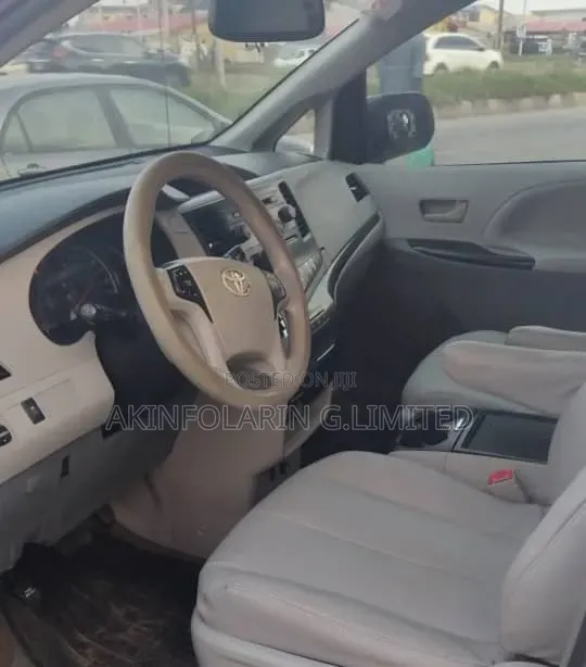 Toyota Sienna 2014 White