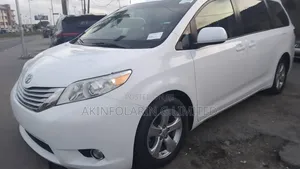 Toyota Sienna 2014 White