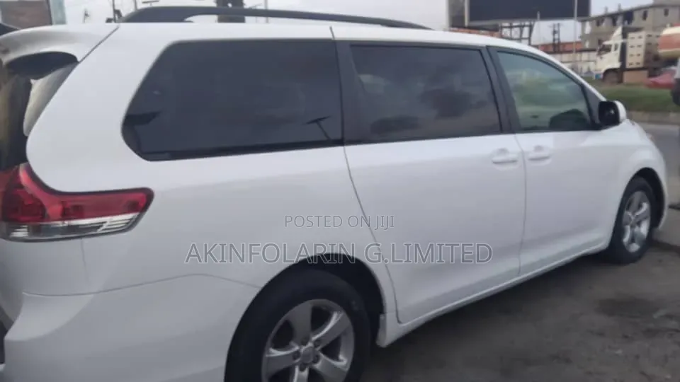 Toyota Sienna 2014 White