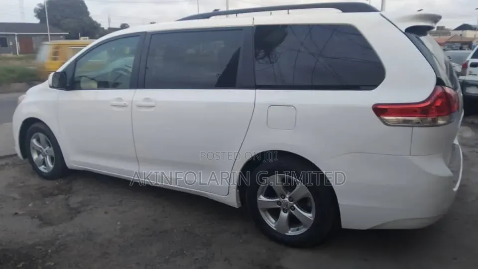 Toyota Sienna 2014 White