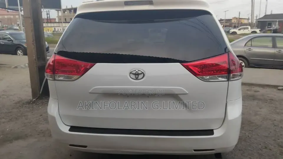 Toyota Sienna 2014 White
