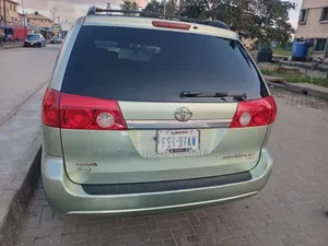 Toyota Sienna 2008 Gray