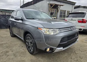 Mitsubishi Outlander GT 4dr SUV AWD (3.0L 6cyl 6A) 2015 Gray