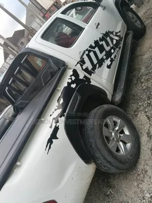 Toyota Hilux SR 4x4 2015 White
