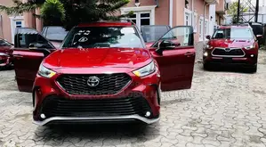 Toyota Highlander XSE 2022 Burgundy