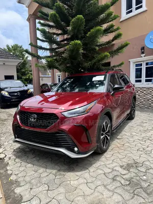 Toyota Highlander XSE 2022 Burgundy