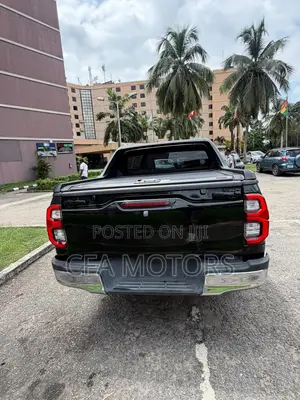 Toyota Hilux 2020 Black