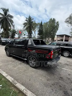 Toyota Hilux 2020 Black