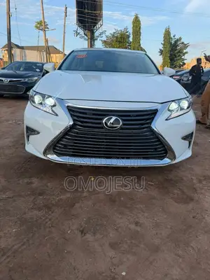 Lexus ES 350 FWD 2013 White