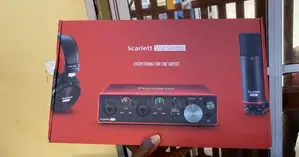 Focusrite Scarlett 2i2 3rd Generation Studio Recording Bundle