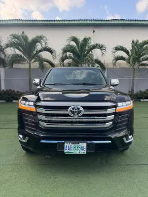 Toyota Land Cruiser Available for Rent
