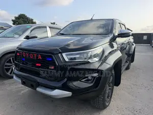 Toyota Hilux 2022 Black