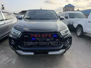Toyota Hilux 2022 Black
