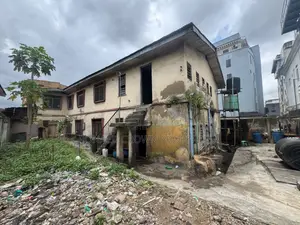 Land Measuring 482sqm With Demolishable Building at Ikeja