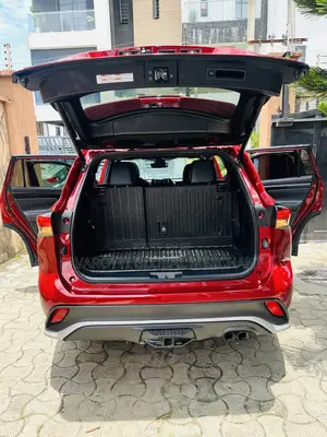Toyota Highlander XSE 2022 Burgundy
