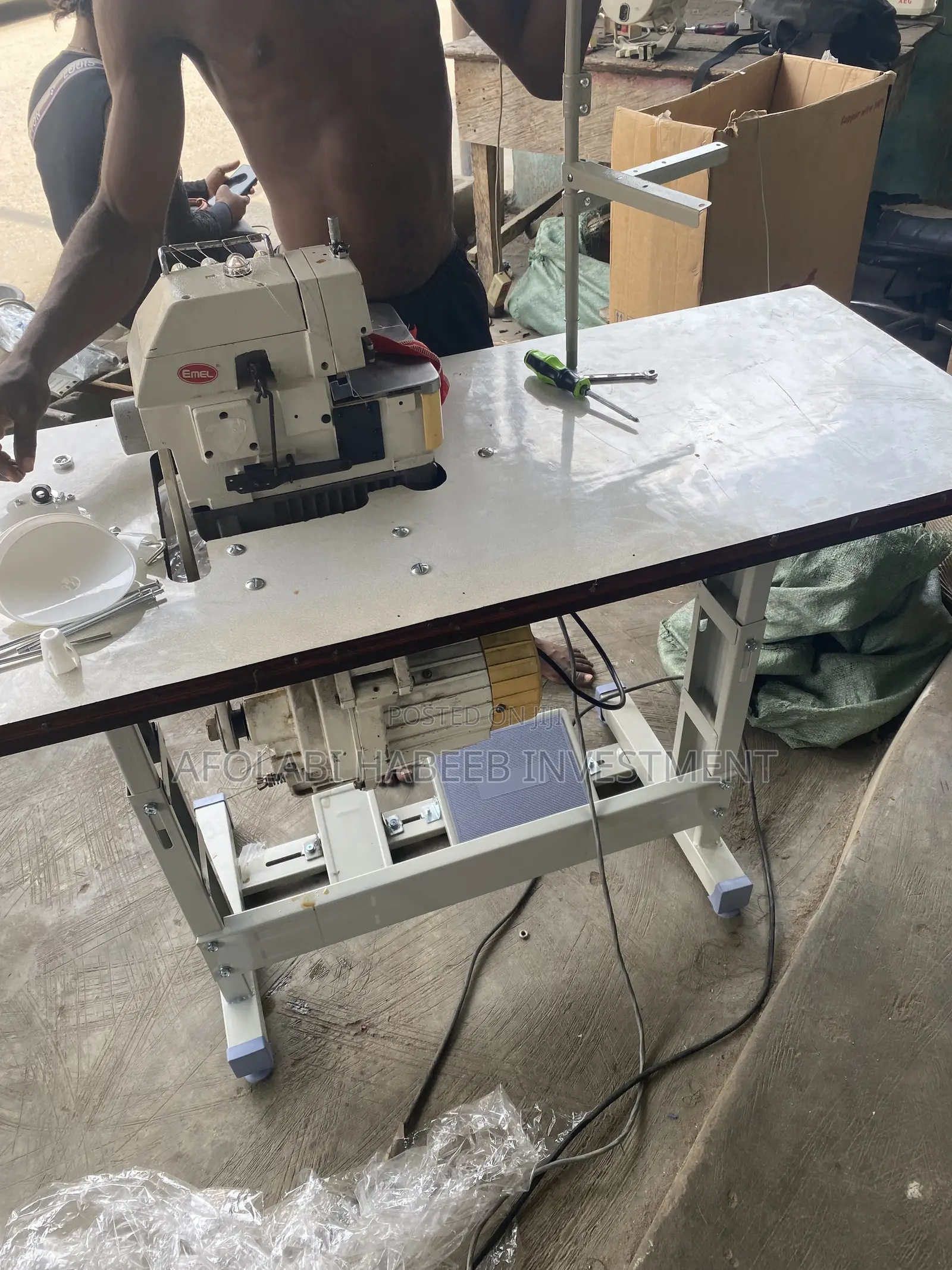 Uk Used Industrial Weaving Machine (4 Thread)