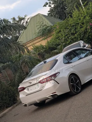 Toyota Camry XSE FWD (2.5L 4cyl 8AM) 2018 White