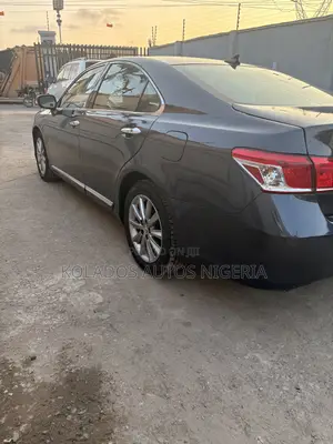 Lexus ES 350 2011 Blue