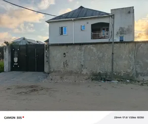2bdrm Block of Flats in Parapo Road Awoyaya for rent