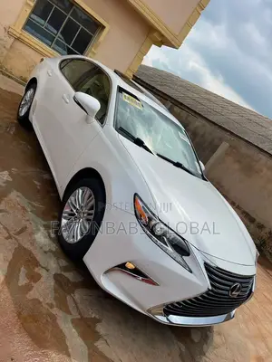Lexus ES 2013 White