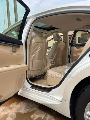 Lexus ES 2013 White