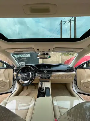 Lexus ES 2013 White