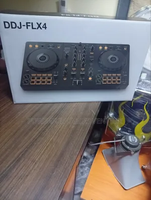 The Pioneer DDJ-FLX4