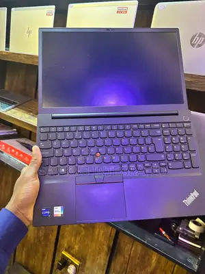New Laptop Lenovo ThinkPad E15 8GB Intel Core i7 SSD 256GB