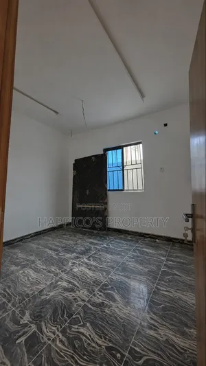 Mini Flat in Alagomeji for rent