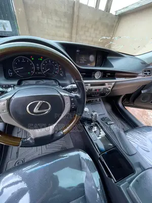 Lexus ES 2013 Black