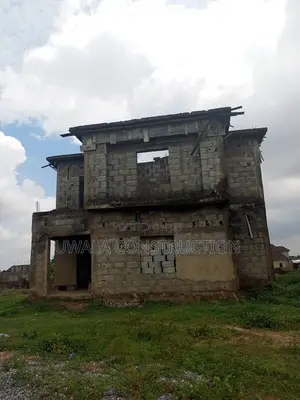 4bdrm Duplex in Pyakasa for sale