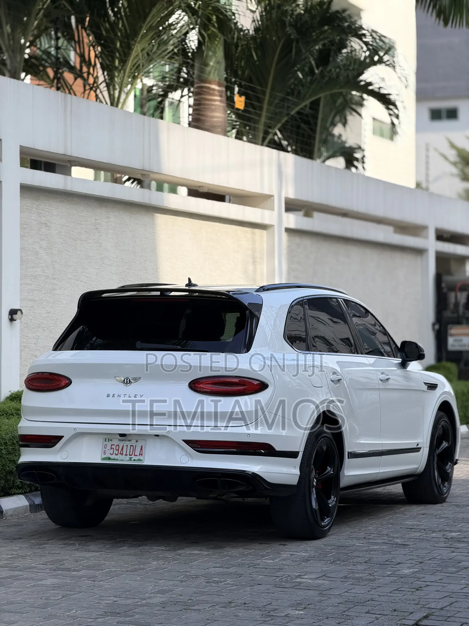 Bentley Bentayga 2022 White