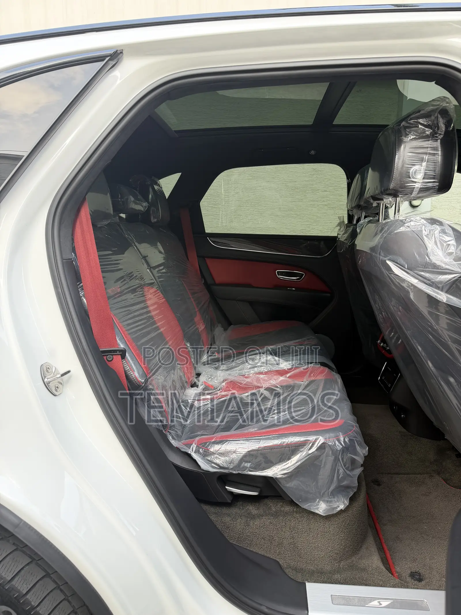 Bentley Bentayga 2022 White