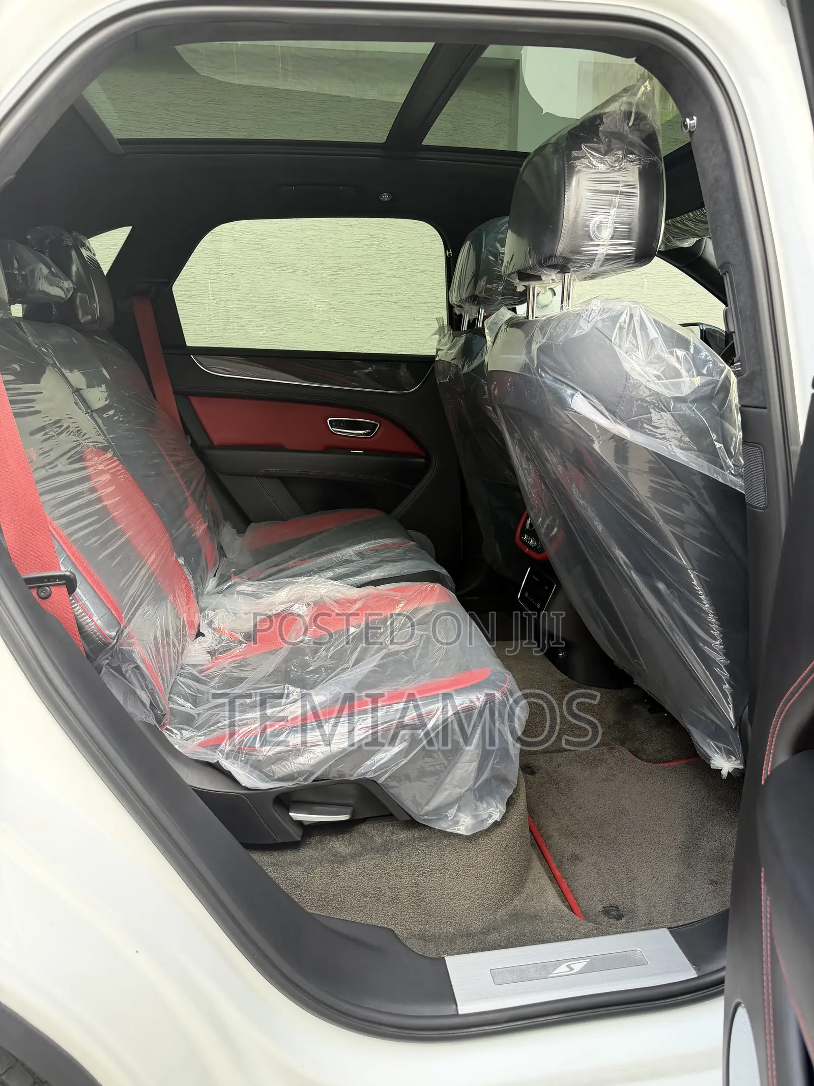 Bentley Bentayga 2022 White